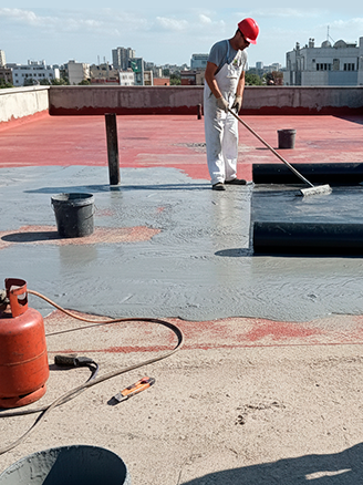 Trabajos verticales en edificio por Selasor